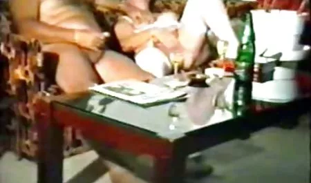 مادر واقعی انگشت می سوپر سکس فول کشد عمه پیر خود را