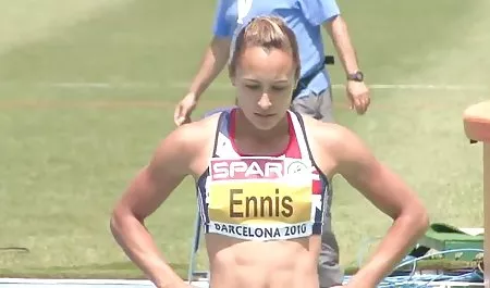 مخفیانه در دوش فیلمبرداری می شود دانلود فیلم فول سکسی