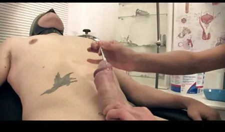 پیشخدمت سکسی نوجوان توسط گروهی از مادربزرگها بمباران دانلود رایگان فیلم سکسی اچ دی می شود