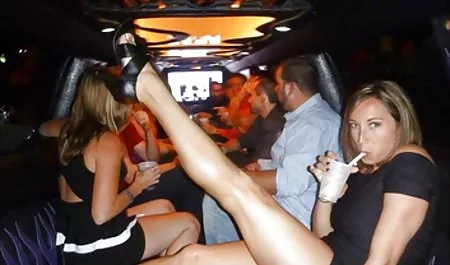 او عاشق زنبور عسل است که خودش را انجام می دهد و زنبور عسل را تماشا می کند. کانال تلگرام سکسی فول