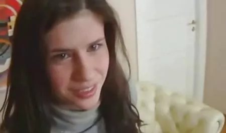 دختری زیبا لباسهای مجلسی و fucks در می سکس های فول اچ دی آورد