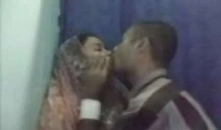 مقعد فیلم های سکسی فول اچ دی سبزه داغ لعنتی با تقدیر در دهان