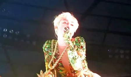 جینکس ماز نوار غنیمت می زند و سکس های اچ دی غرق می شود