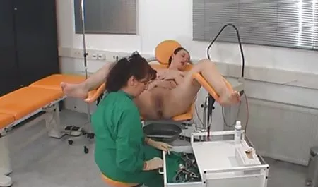 دوست دختر نوجوان زرق فیلمهای سکسی فول اچ دی و برق دار خروس را با تقدیر در دهان می خورد