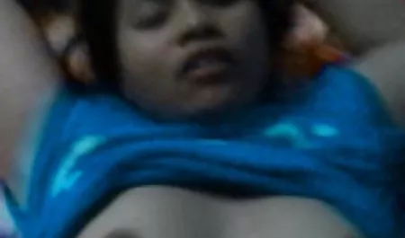 کلوئه فرشته فیلم های سکسی فول اچ دی سیاه کوچک روی زمین با لبخند شیرین