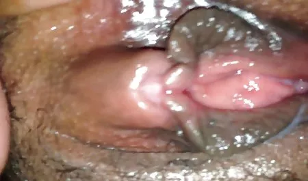 Beau Diamonds MILF فول سکسی اینستاگرام بریتانیایی ، ساق و لباس هایش را کم می کند