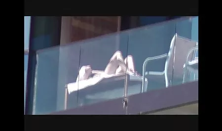 شخص ساده و معصوم سرخ داغ از blowjob می دهد و سکسفول در جوانان تقدیر می کند