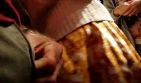 من شلوار PVC صورتی تنگ من را برای فیلم سینمایی فول سکسی شما قرار داده ام