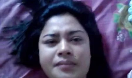 VIXEN نمایشگر نمایشگاه نوجوان فول سکسب مدل در همه جا توسط او لعنتی می شود