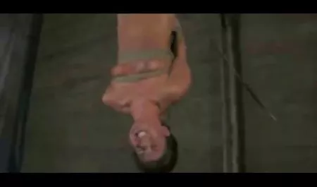 شخص ساده و کوس فول اچ دی معصوم spitroasted بیدمشک می شود