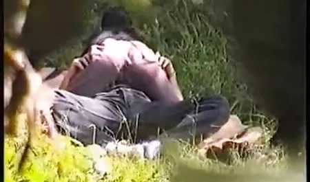 مامان اغوا کننده فریب فول سکی خورده توسط دو مرد شاخی.mp4