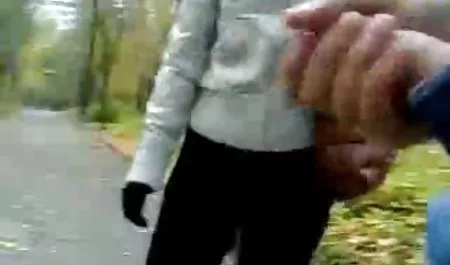 کالج خوش تیپ زن داغ خود را سیکس فول که فیلم می کند ، می گیرد