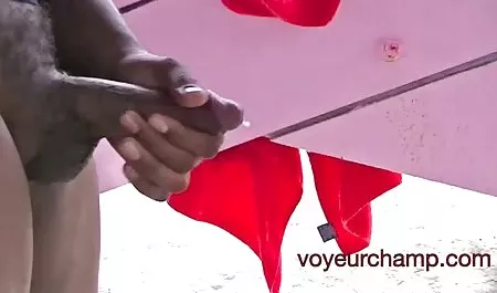 او برای بازی در رابطه جنسی ، آبشار بزرگ ناز بزرگ لب به لب را انتخاب سکس خارجی فول اچ دی کرد