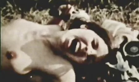 مادر بالغ BBW پسر سینمایی فول سکسی جوان را اغوا می کند