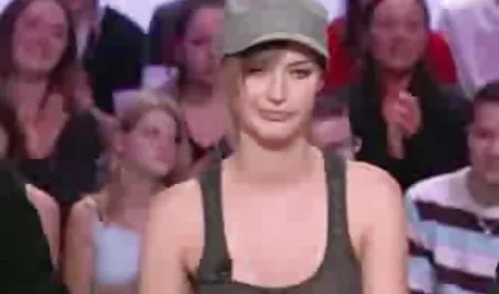 کریستینا لی آن را عمیق می تصاویر فول سکسی کند