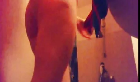 کری گیلاس مقعدی که از دیک فیلم سکسی فول اچ بزرگ سر می زند