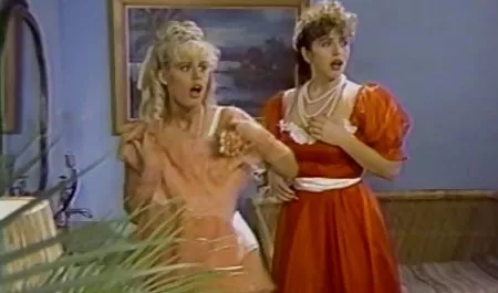 بانوی سونیا و سرگرم کننده استریپتیز قرمز XXX فیلم فول سکسی اینستاگرام